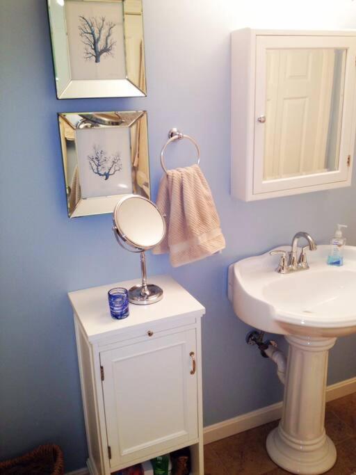 West Falmouth Escape Bagian luar foto