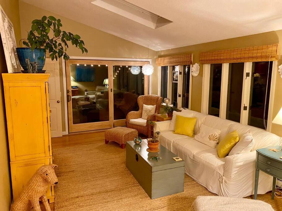 West Falmouth Escape Bagian luar foto